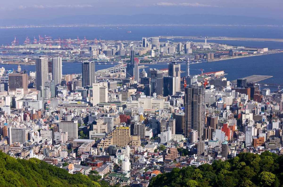 Kobe vs. Fukuoka